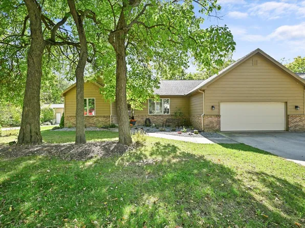 3500 Woodhill Dr, Port Clinton, OH 43452