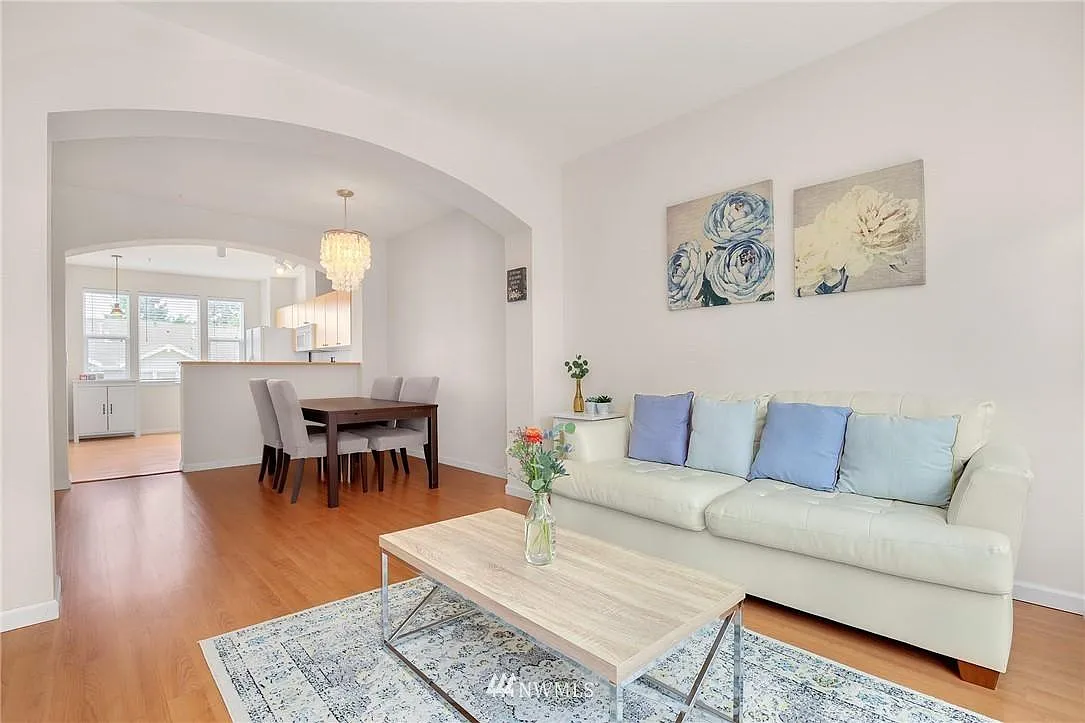 2 bed, 2.5 bath, 1100 sqft, $2,950 — Photo 4