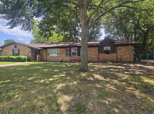 425 Mimosa Dr, Denton, TX 76201