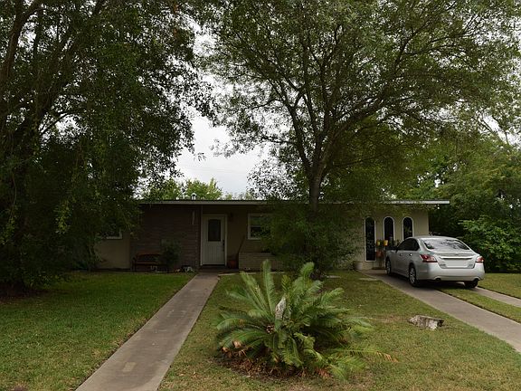 2nd image of 114 Ashford Dr