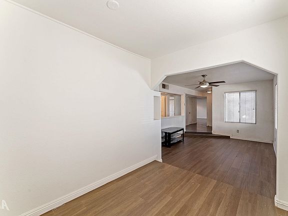 4th image of 2958 W 21st St