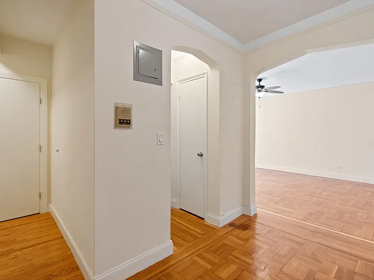 41-09 41st St #5C — Photo 9