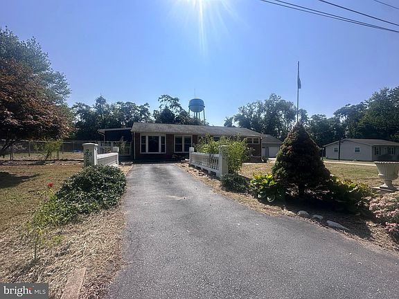 3rd image of 28 Hornets Nest Ln