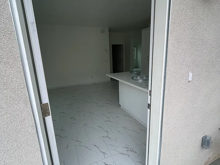 12761 Valencia Way — Photo 12