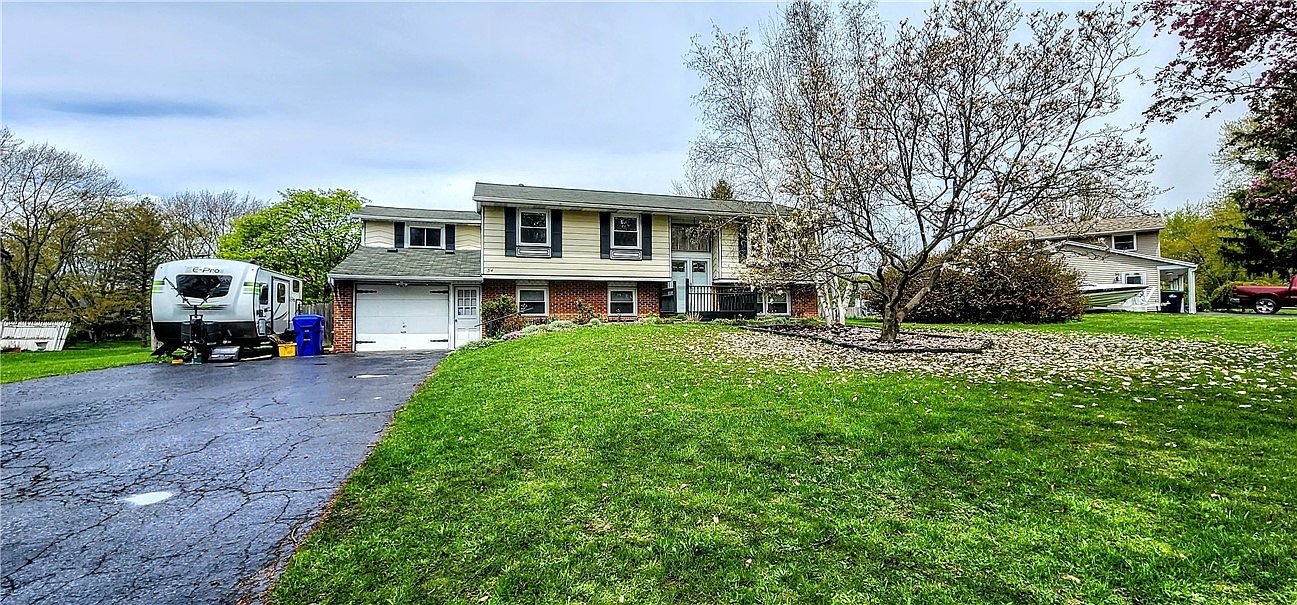34 Shrubbery Ln, Rochester, NY 14624 Zillow