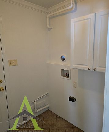 5th image of 3305 N Richardt Ave