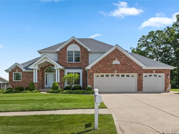 33 Bear Creek Dr, Wentzville, MO 63385