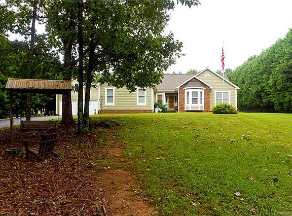 5th image of 144 Saint Martins Ln