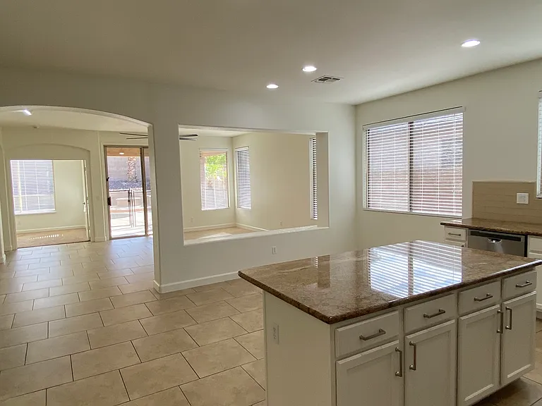 1818 W Glenhaven Dr — Photo 4