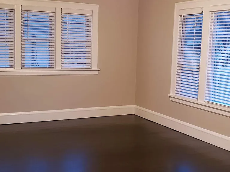 1658 Cordova Ave — Photo 5