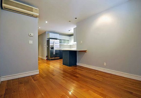 5th image of 204 W 140th St #E5