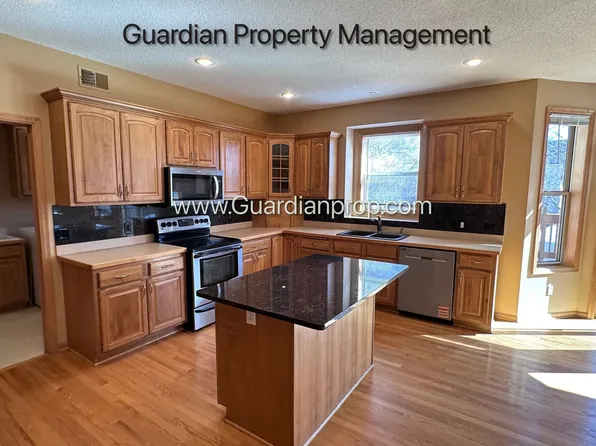 10022 Fallgold Pkwy N, Brooklyn Park, MN 55443