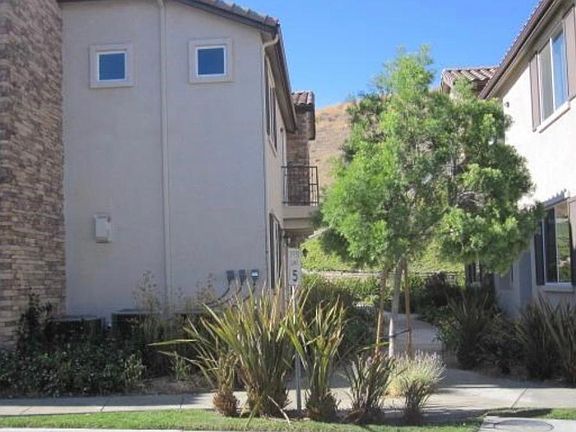 5th image of 28063 Catherine Dr