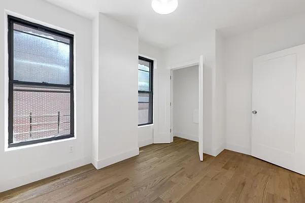 Rented by MNS | media 20