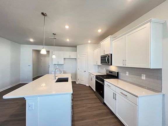 4th image of 1312A Hollyview Ave