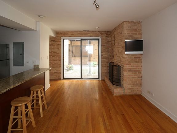 5th image of 711 W Melrose St #1-C