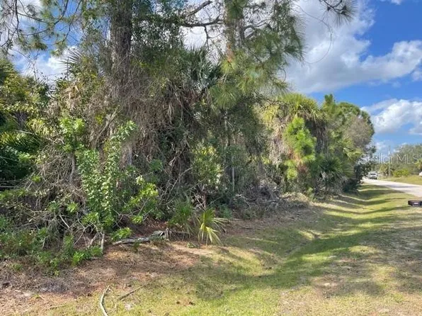Oceanside St, North Port, FL 34286