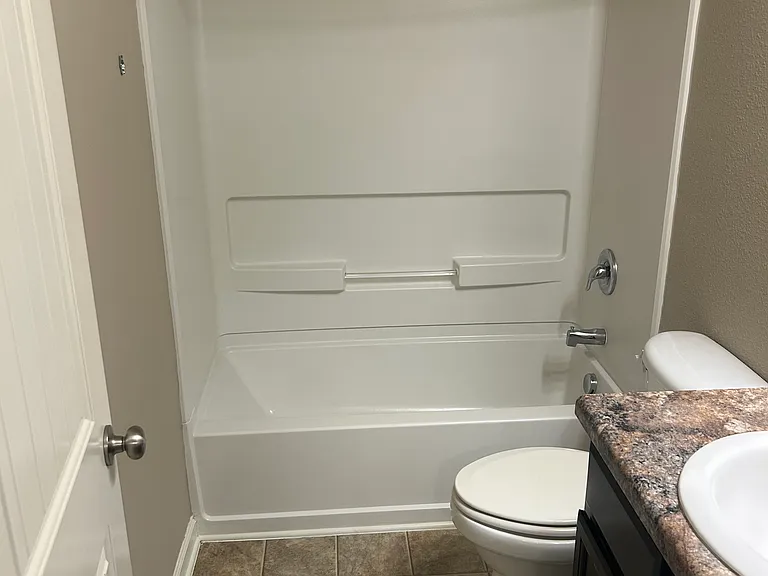 124 Brooklawn Dr — Photo 9