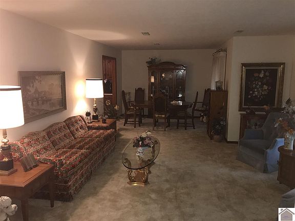 2nd image of 212 Ash St