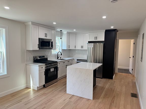 2nd image of 11 Brinkley St #1