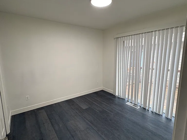 437 Harris Ln #11 — Photo 9