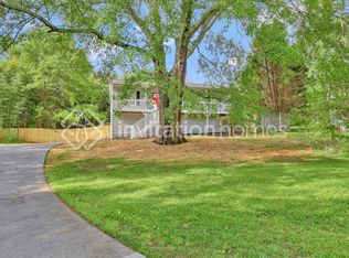 121 Limestone Ln, Douglasville, GA 30134