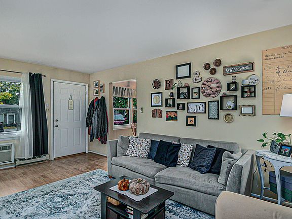 4th image of 18333 Wentworth Ave