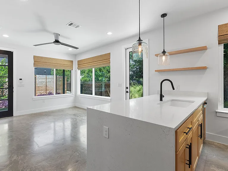 913 Mansell Ave #2 — Photo 7