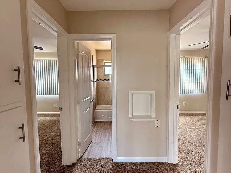 4837-4843.5 Kansas St — Photo 6