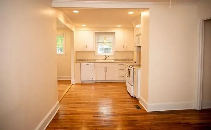 1420 S Kilbourne Rd — Photo 4