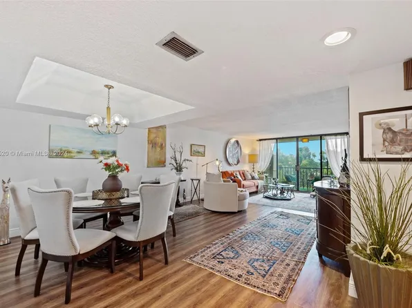 9735 NW 52nd St APT 511, Doral, FL 33178
