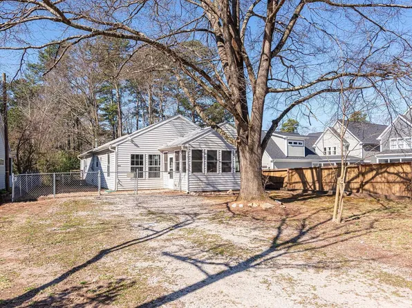 406 Heather Dr, Raleigh, NC 27606