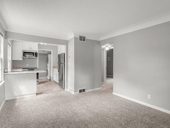 3rd image of 3050 Utah Ave S
