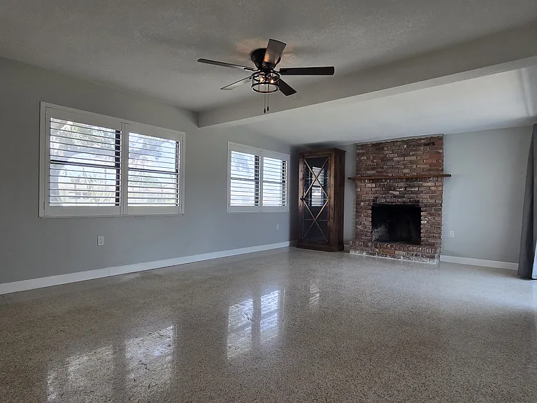 550 Capri Rd — Photo 5
