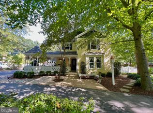 3690 Russell Rd, Woodbridge, VA 22192