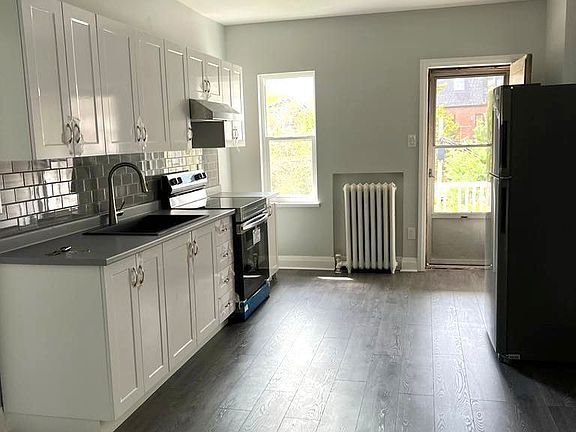 4th image of 202 Major St
