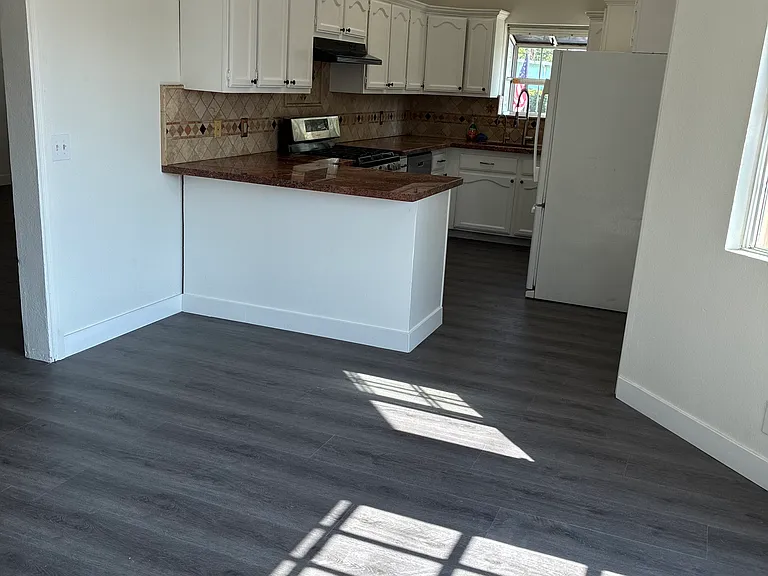 5928 N Orangecrest Ave — Photo 5