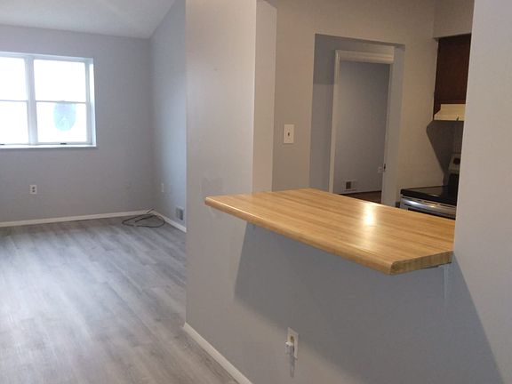 5th image of 333 Manown St #200