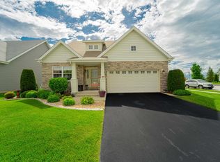 10122 Azalea Dr, Saint John, IN 46373