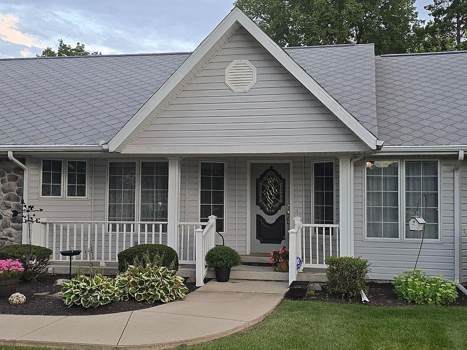 1st image of 923 W Chapel Pike