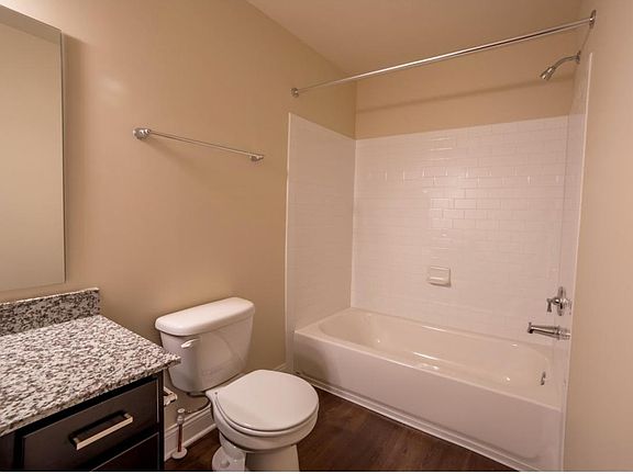 5th image of 517 Drake St Unit 231
