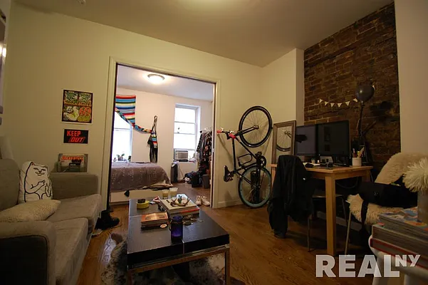 Rented by REAL New York | media 35