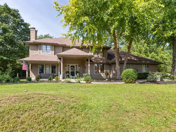 7701 Old Post Rd, Crystal Lake, IL 60014