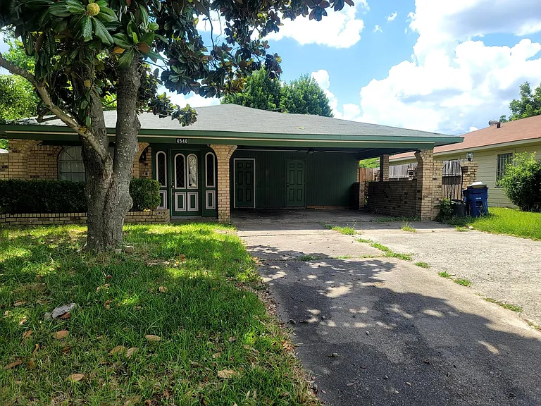 4540 Curtis Ln — Photo 2
