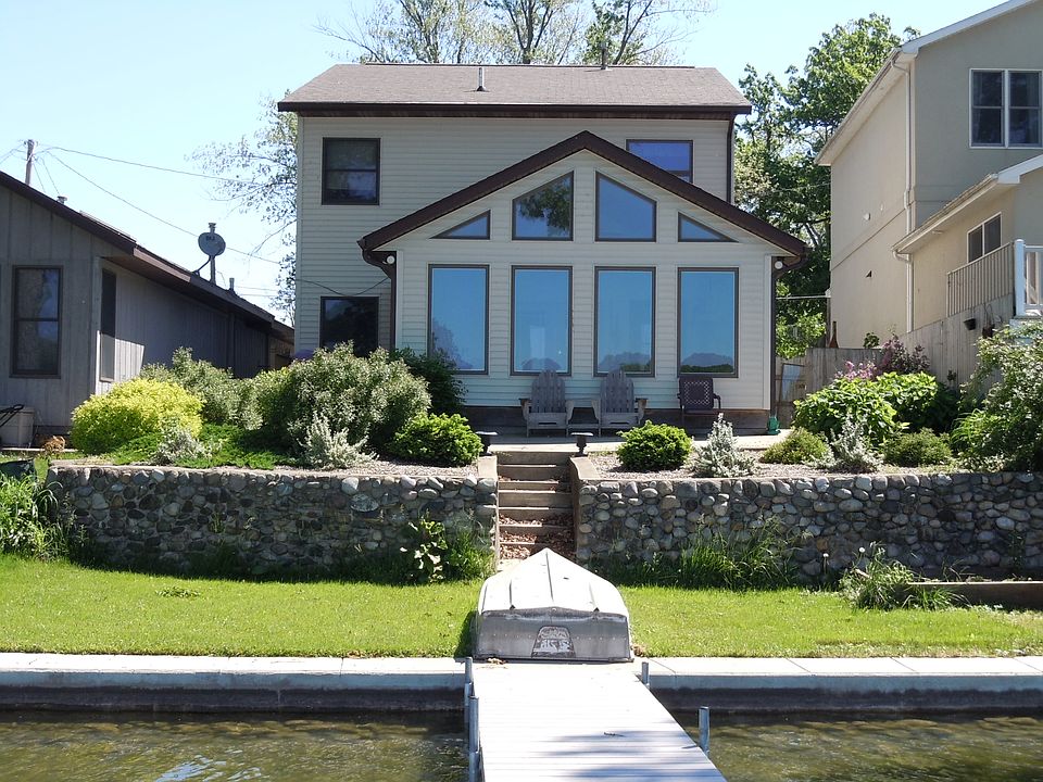 1st image of 27242 Oak Dr