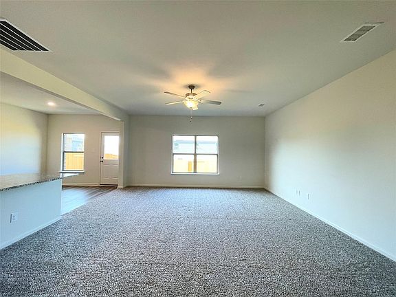 4th image of 627 Delta Downs Dr