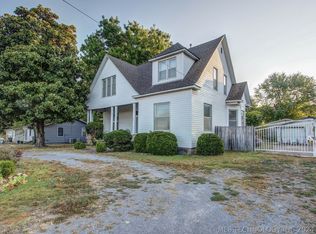 320 N Oak Ave, Tahlequah, OK 74464