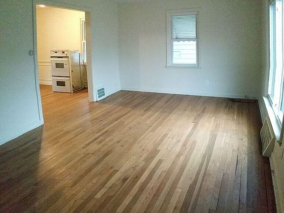 3rd image of 19320 Milan Dr