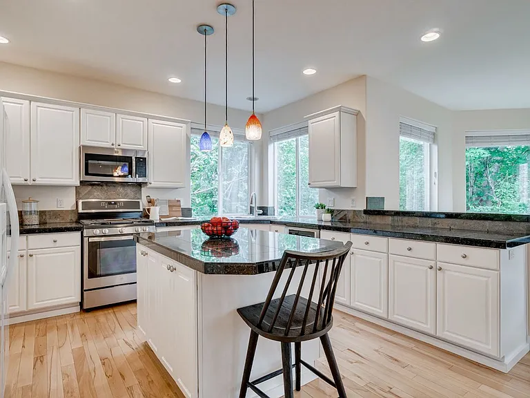 12792 NW Kyla Ln — Photo 12