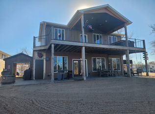 11 W Sandy Ridge Rd, Columbus, NE 68601